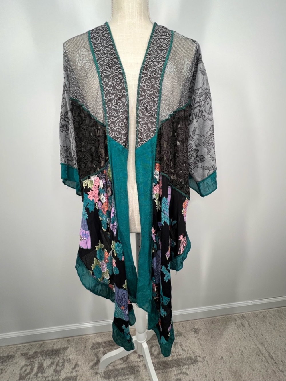 VTG Sterling Styles Patchwork Lace Kimono Sensu Fan Floral Print Open Front